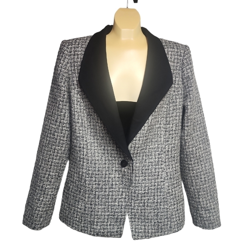 White House Black Market Blazer​